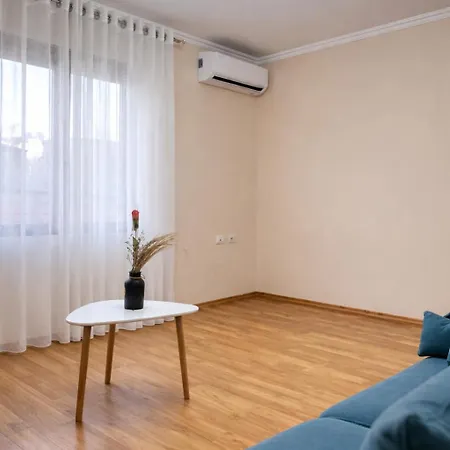 Apartament - Free Parking Nearby *