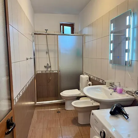 Apartament - Free Parking Nearby Tirana