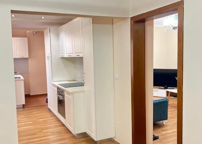 Apartament - Free Parking Nearby Tirana